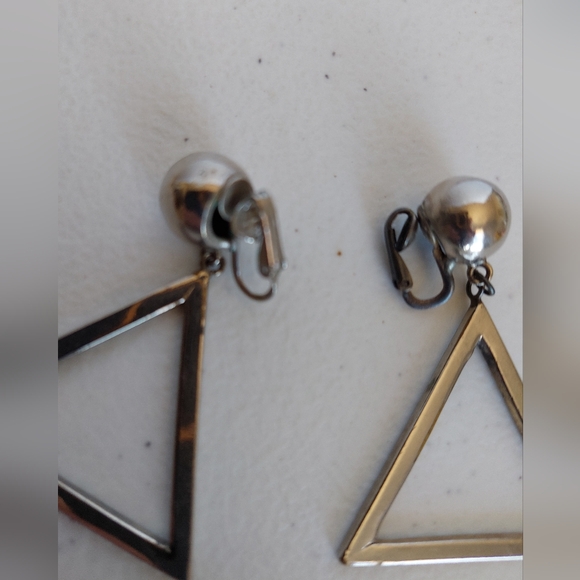 SOLD Vtg Silver Toned MCM Dangle Large Triangle Clip On Earrings - Picture 3 of 5